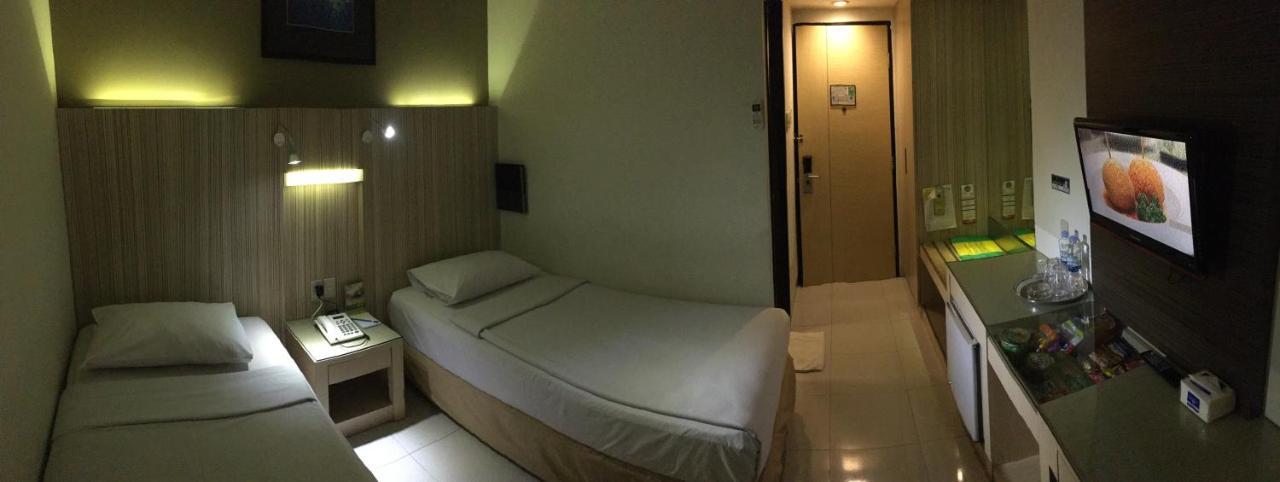 Hotel Wisata Niaga Purwokerto Ngoại thất bức ảnh