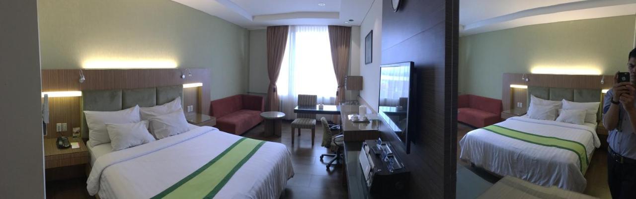 Hotel Wisata Niaga Purwokerto Ngoại thất bức ảnh